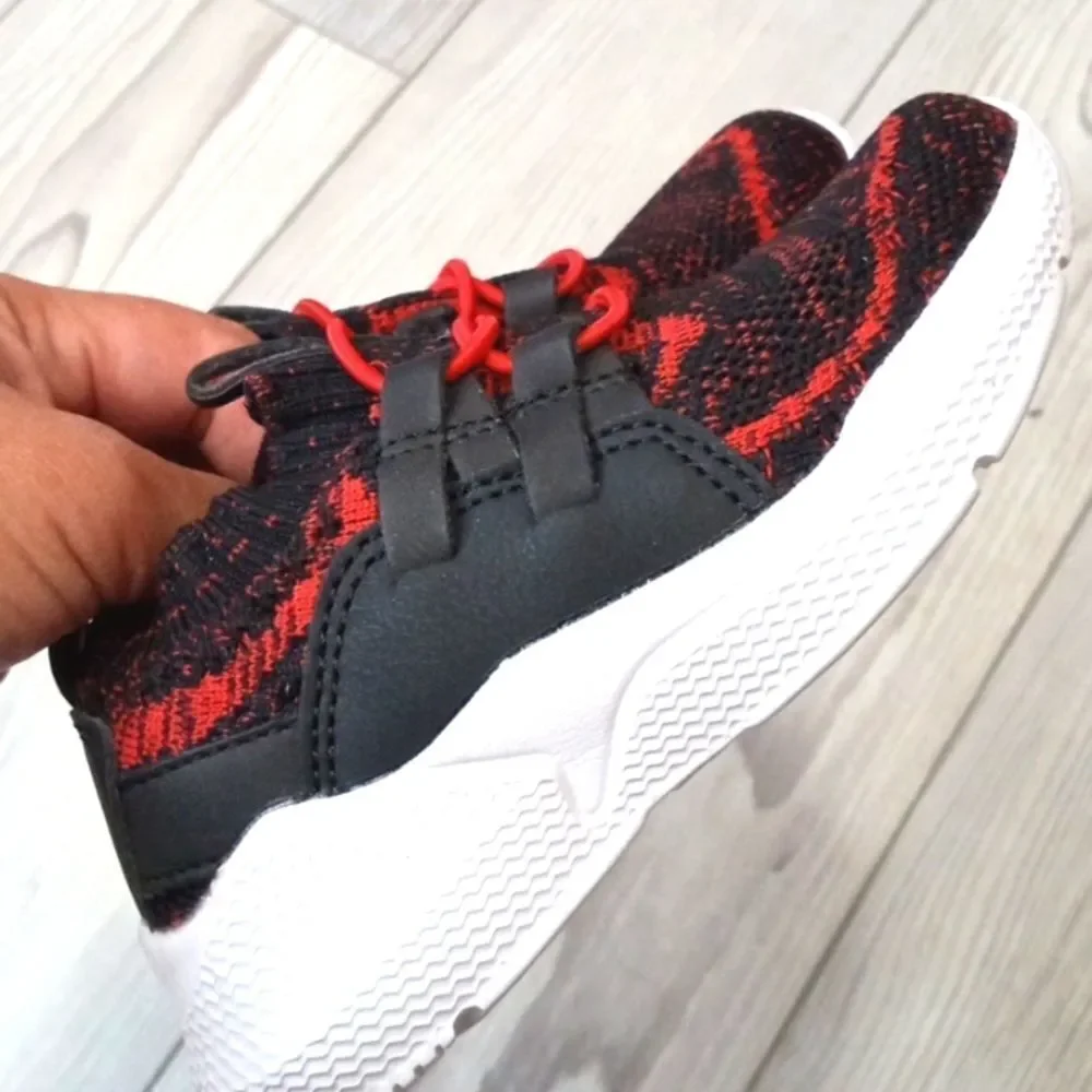 (73-3631)   Amazon  Shoes Sz 8